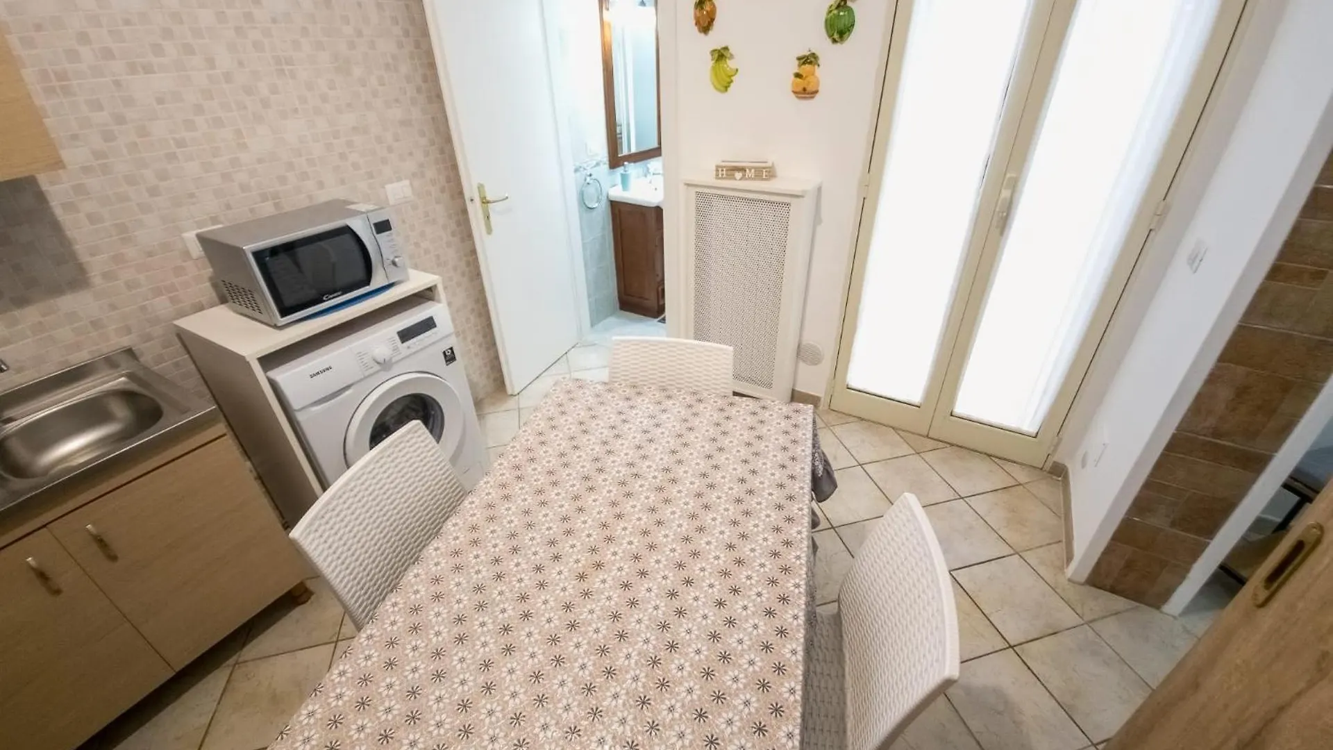 Appartamento La Dimora Del Pumo Lecce 0*,  Italia